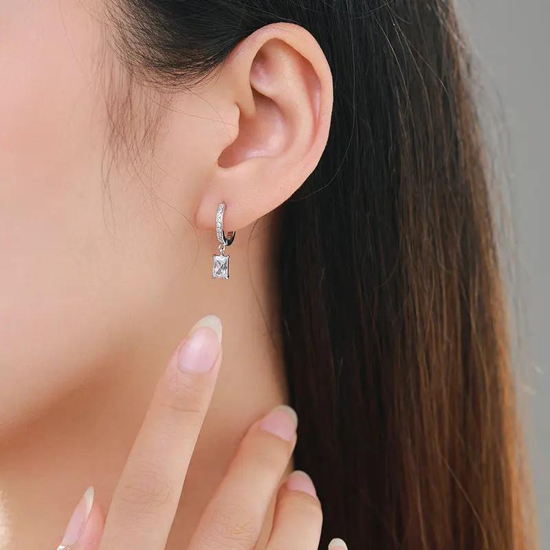 Hopeakorvarenkaat roikkuva zirkonia HM Koru