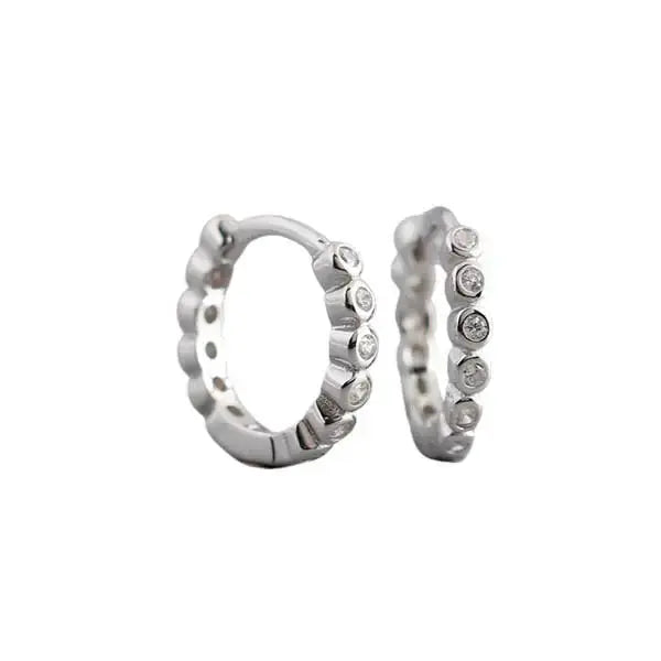 Hopeiset korvarenkaat pyöreät zirkoniat - hopeakorvakorut