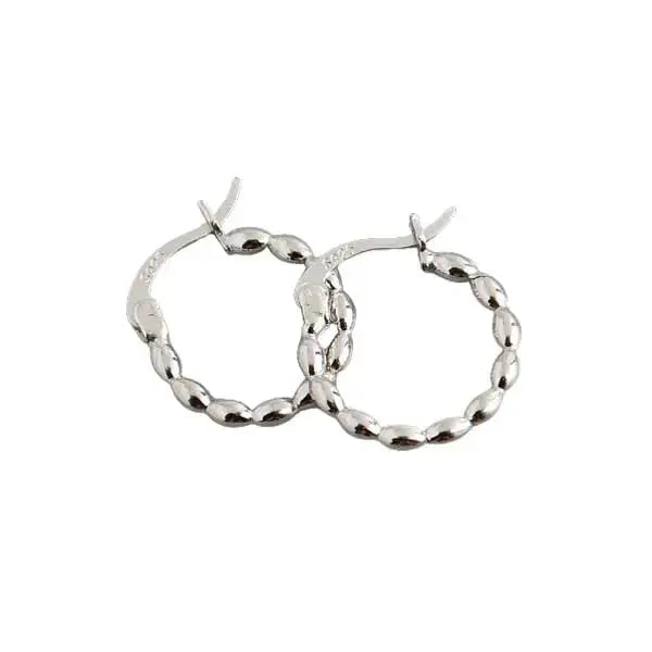 Hopeiset korvarenkaat soikiot - hopeakorvakorut