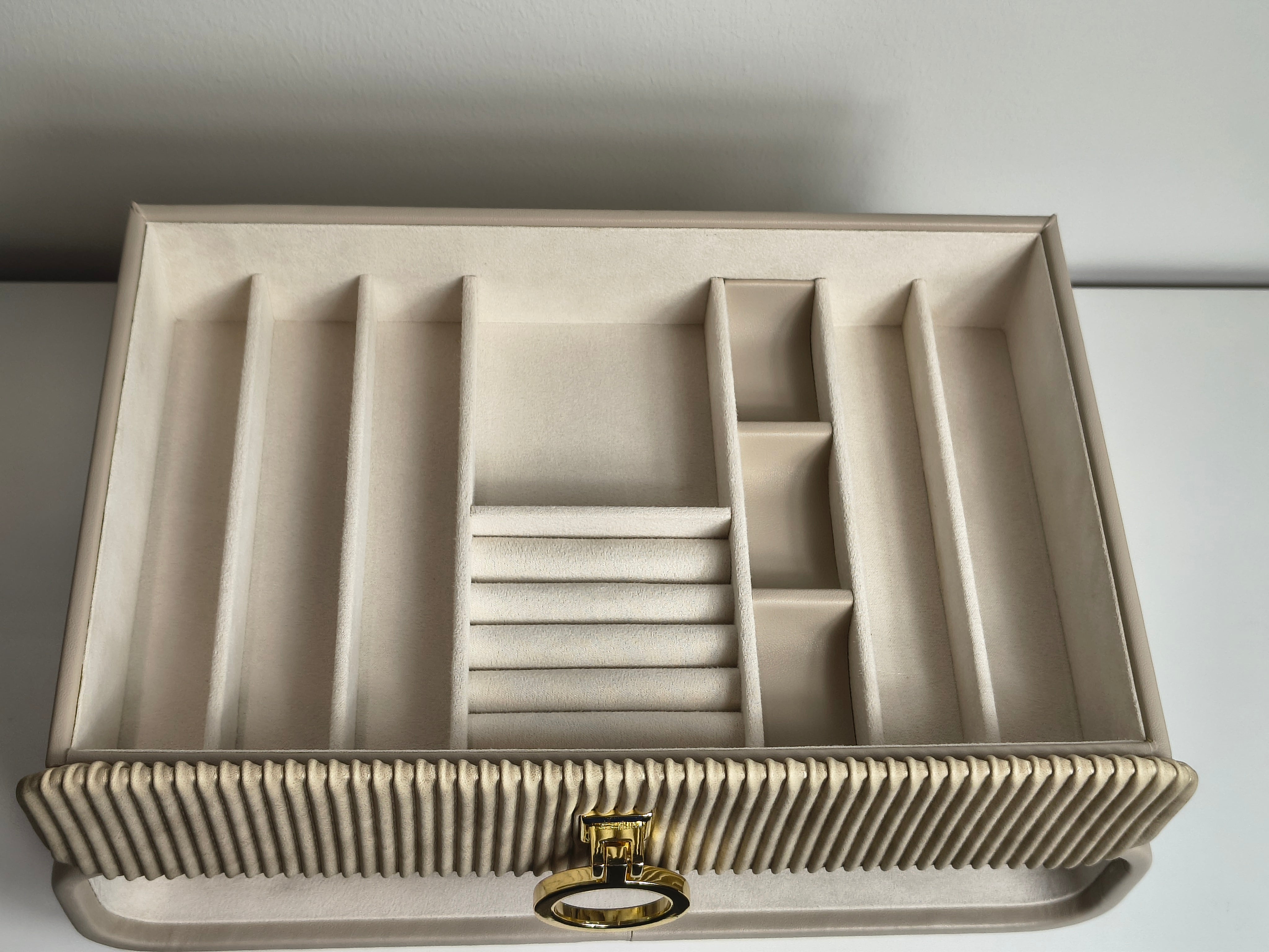 Jewelry case black Jewelry box